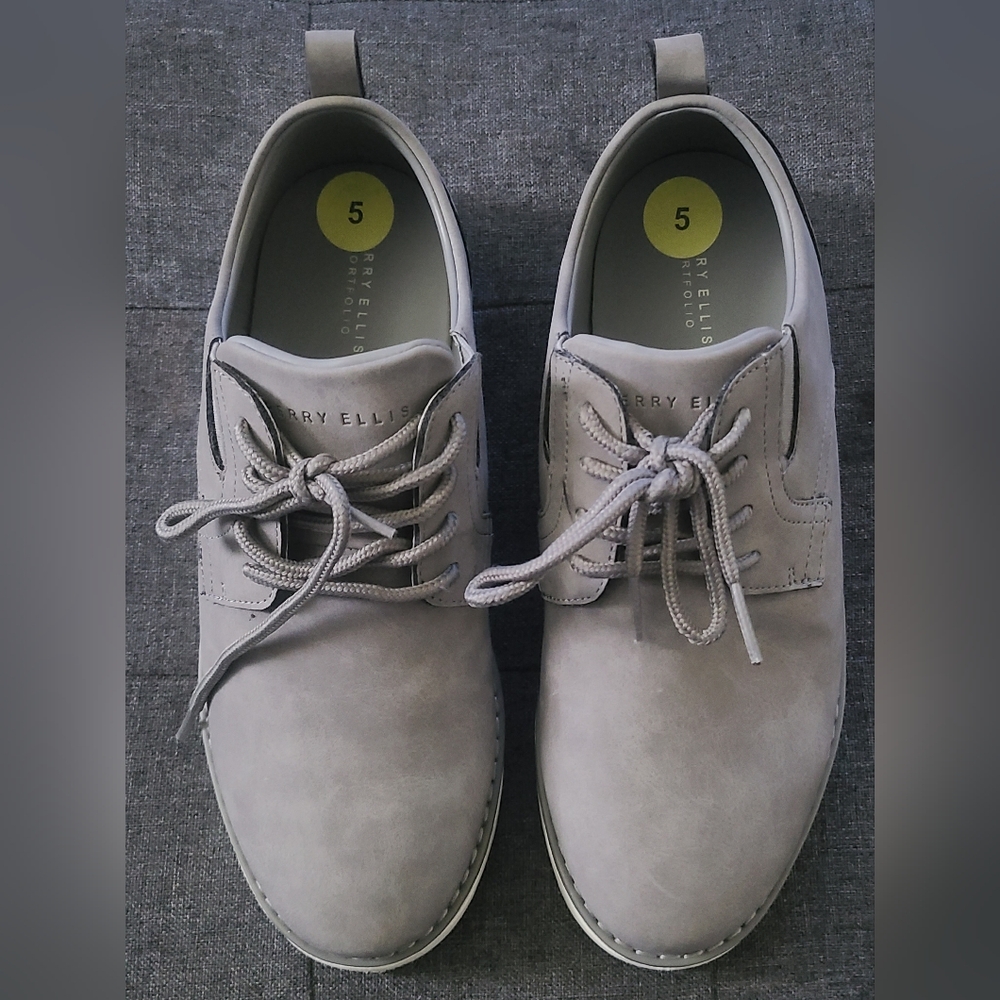 Perry Ellis Gray Portfolio Minimalist Design